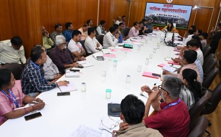 नाशिक महानगरपालिका सार्वत्रिक निवडणूक २०२५ च्या पूर्वतयारीची बैठक मनपा आयुक्त कार्यालयात संपन्न