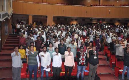 मतदार जनजागृती अभियानांतर्गत ५१०० अधिकारी-कर्मचाऱ्यांनी घेतली शपथ.